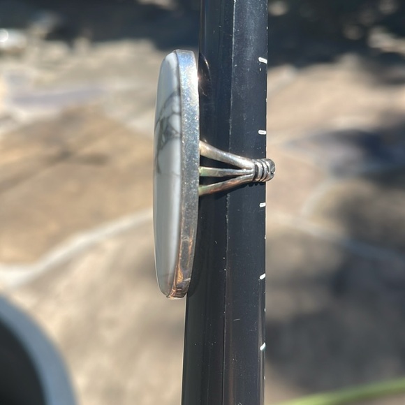 Native American Sterling Silver Howlite Ring - Picture 3 of 7